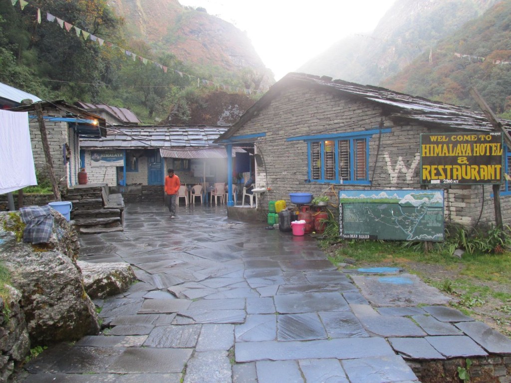 Arrivée à Himalaya trempés...