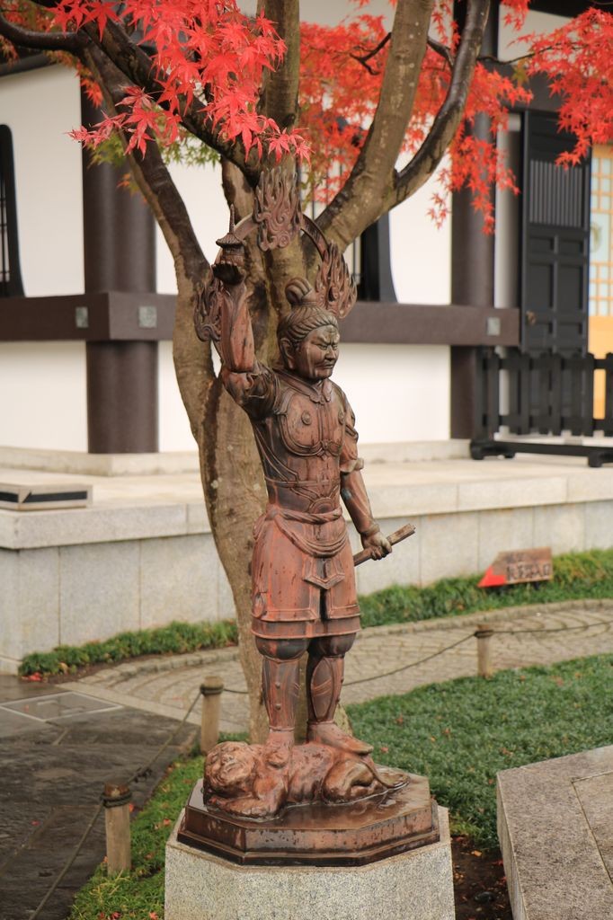 Statue guerrière