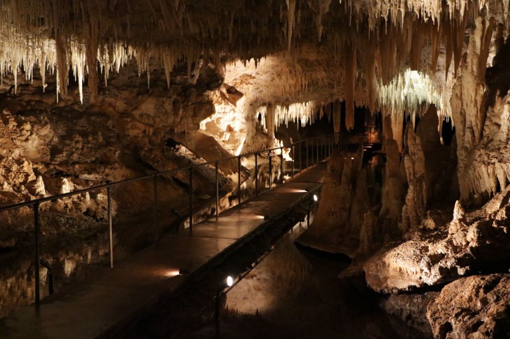 Lake Cave