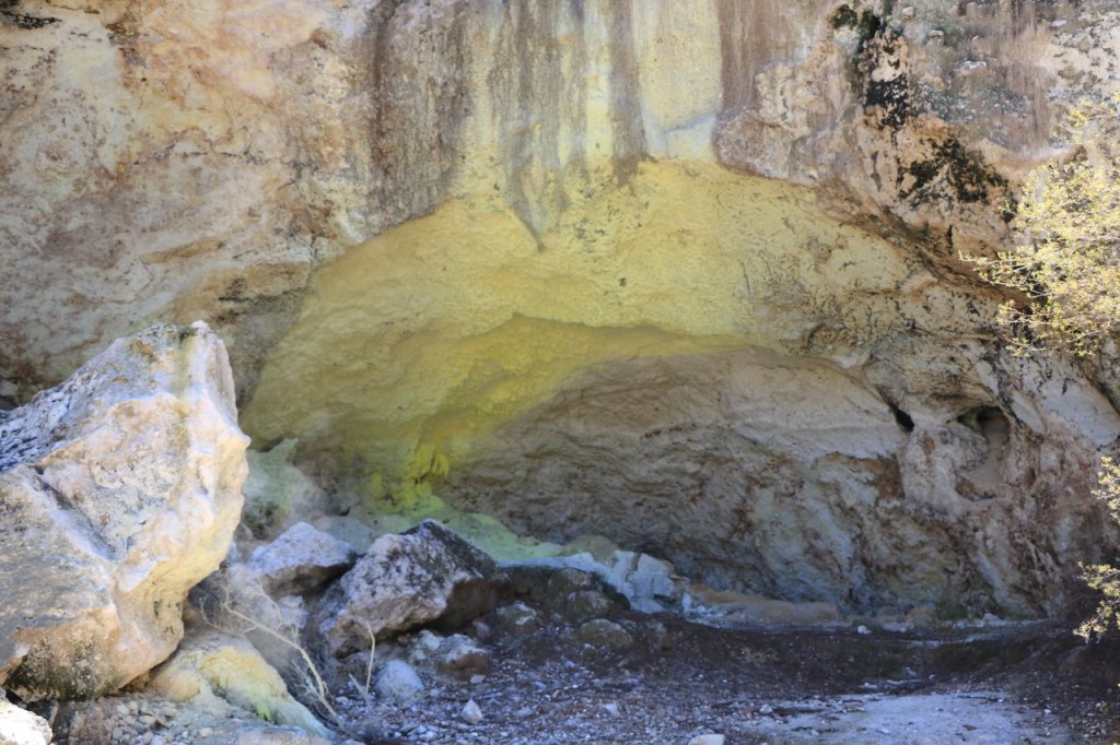 La grotte à soufre