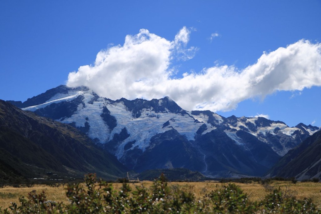 Le Mont Cook dans les nuages